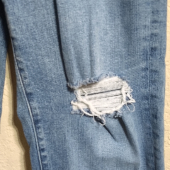 Express Women's Size 6s Modern Straight Super High Rise Denim Thrashed Jeans - Picture 4 of 9